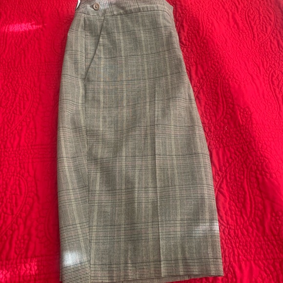 Dress shorts! - Picture 3 of 4